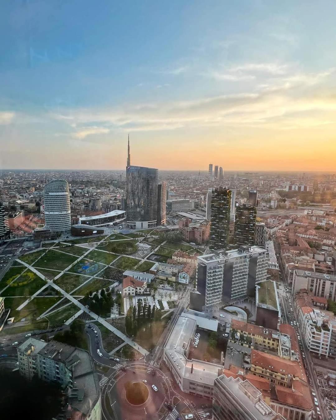 Milano Isola - Bright 2-Room Apartment With Balcony 외부 사진